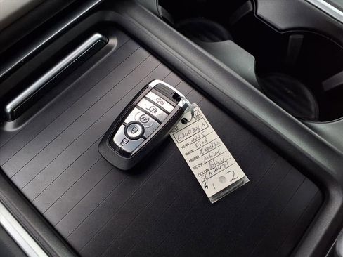 Used 2025 Ford Expedition Active image 18