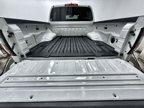 Used 2023 Nissan Frontier SV w/ Midnight Edition Package AWD/4WD image 30