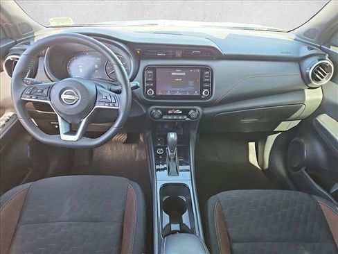 Used 2024 Nissan Kicks SR image 22