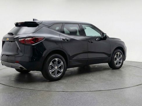 Used 2025 Chevrolet Blazer LT image 9