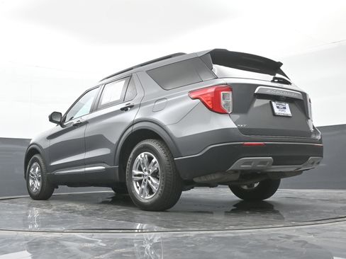 Used 2023 Ford Explorer XLT w/ Equipment Group 202A AWD/4WD image 39