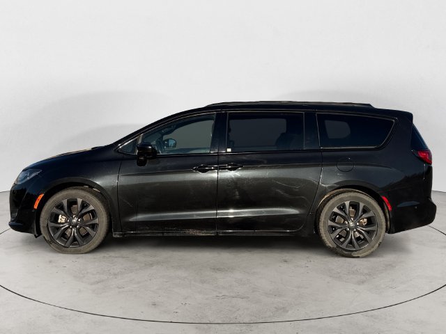 Used 2020 Chrysler Pacifica Touring-L Plus w/ Advanced Safetytec Group FWD image 8