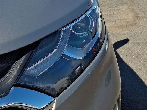 Used 2019 Chevrolet Equinox LT image 37