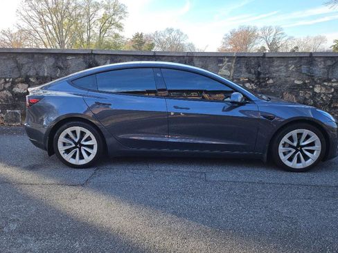 Used 2022 Tesla Model 3 image 9