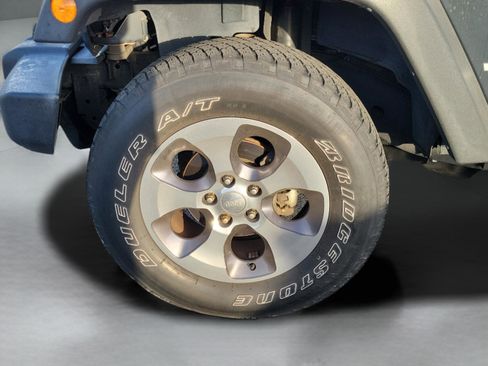 Used 2017 Jeep Wrangler Unlimited Sport w/ Max Tow Package image 30