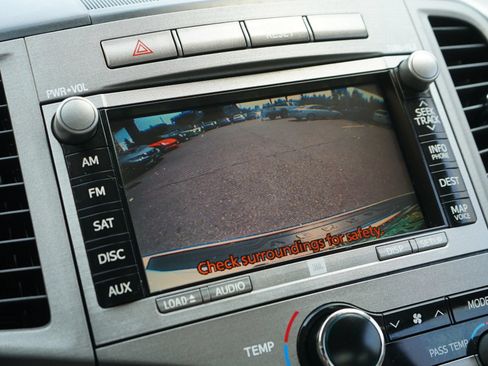 Used 2009 Toyota Venza AWD image 19
