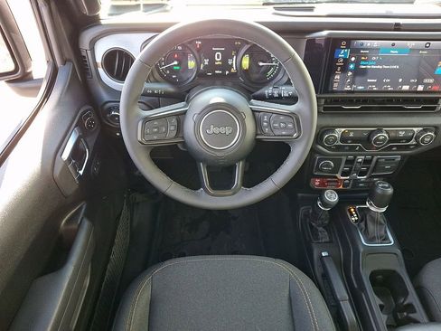 Used 2025 Jeep Wrangler Willys 4xe image 14
