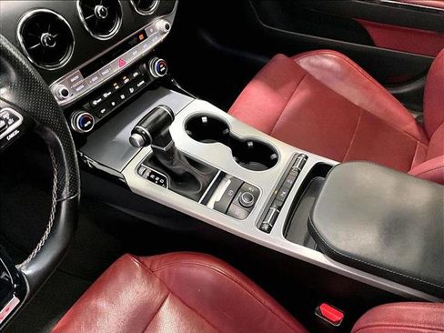 Used 2018 Kia Stinger GT1 RWD image 15