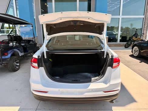 Used 2018 Ford Fusion SE w/ Equipment Group 602A FWD image 32
