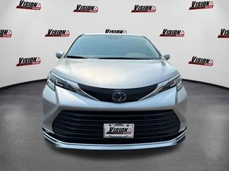 Used 2022 Toyota Sienna XLE video 2