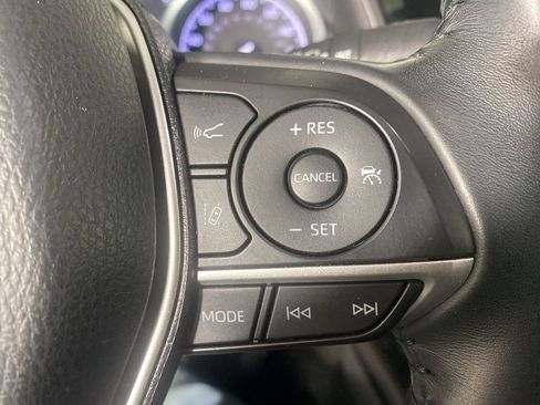 Used 2022 Toyota Camry XLE w/ Navigation Upgrade Package image 13