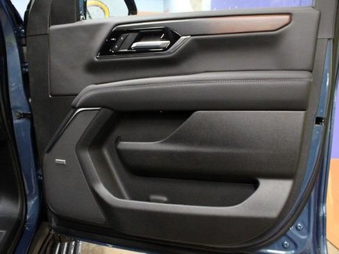 New 2026 GMC Yukon XL Denali w/ Sun & Power Step Package AWD/4WD image 10