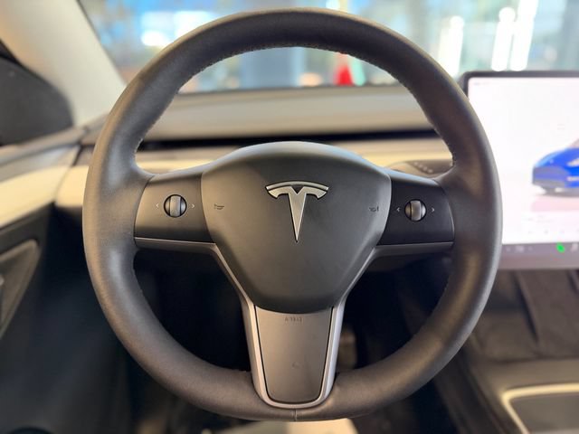 Used 2023 Tesla Model Y Long Range AWD/4WD image 25