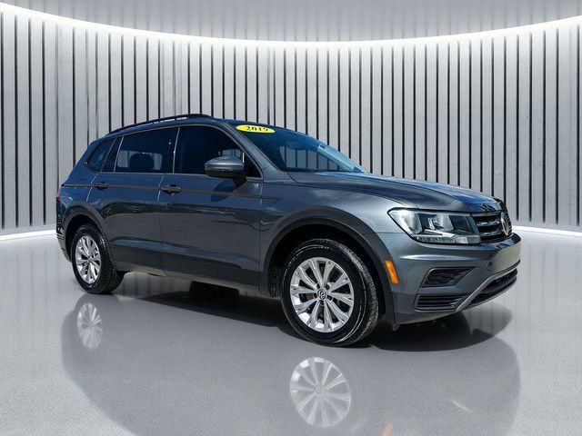 Used 2019 Volkswagen Tiguan S w/ Driver Assistance Package FWD image 2