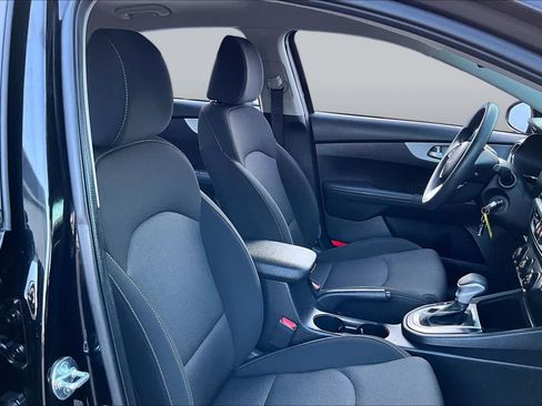 Used 2024 Kia Forte LXS FWD image 9