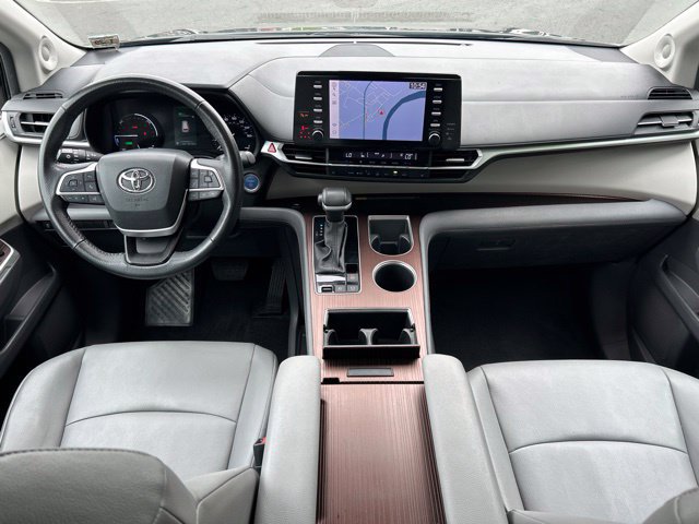 Used 2024 Toyota Sienna XLE w/ XLE Plus Package AWD/4WD image 57