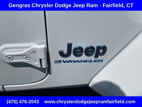 Used 2024 Jeep Wrangler Unlimited w/ Convenience Group AWD/4WD image 17