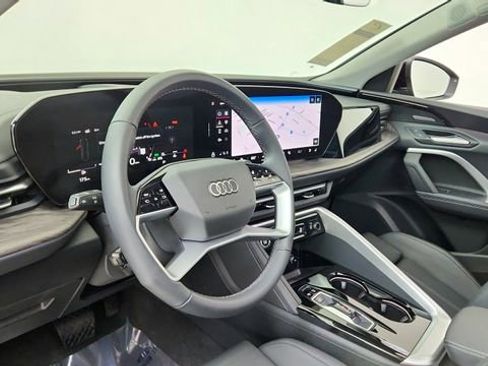 Used 2025 Audi Q5 Premium Plus w/ Premium Plus image 18