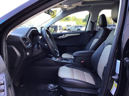Used 2021 Ford Escape Titanium w/ Titanium Elite Package AWD/4WD image 23