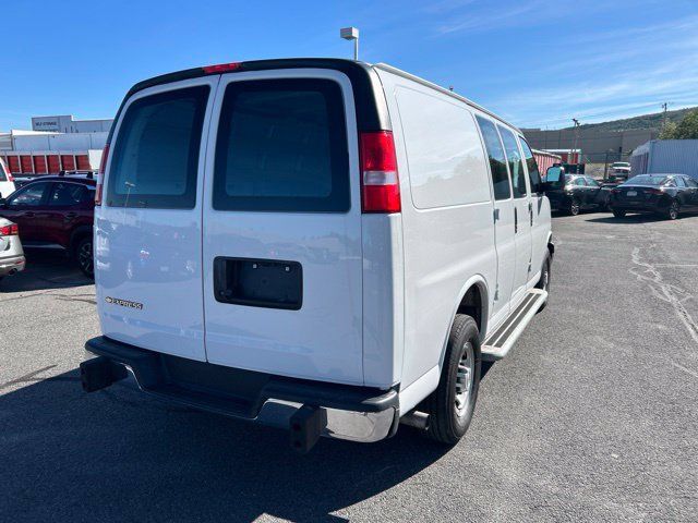 Used 2025 Chevrolet Express 2500 w/ Driver Convenience Package RWD image 7