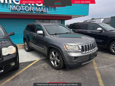 Used 2013 Jeep Grand Cherokee Limited w/ Luxury Group II image 3