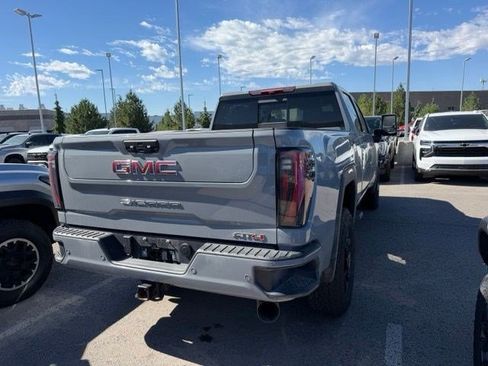 Used 2025 GMC Sierra 2500 AT4 AWD/4WD image 7