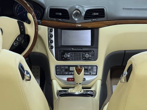Used 2011 Maserati GranTurismo Convertible RWD image 66