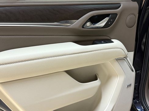 Used 2021 GMC Yukon Denali w/ Denali Premium Package image 37