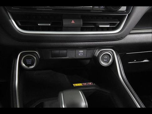 Used 2025 Toyota Grand Highlander AWD image 14