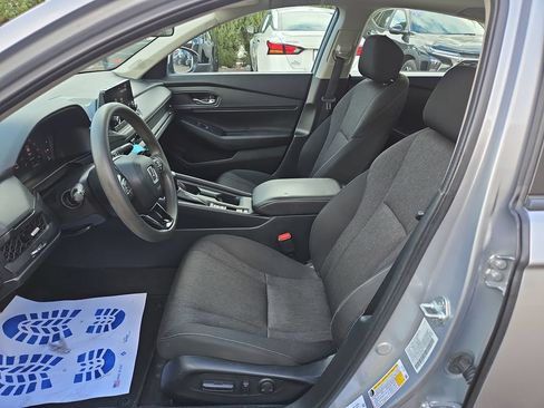 Used 2023 Honda Accord EX image 9