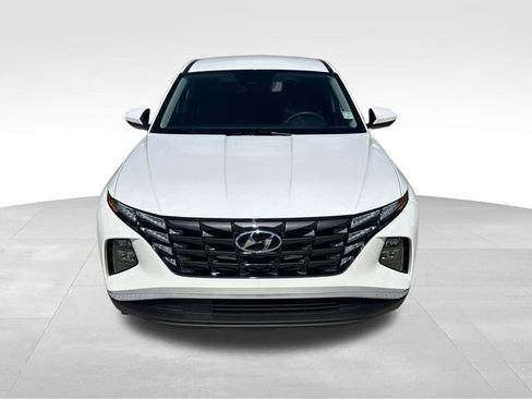 Used 2023 Hyundai Tucson SE image 2