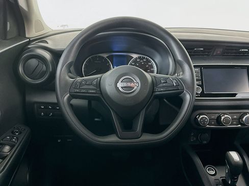 Used 2024 Nissan Kicks S image 17