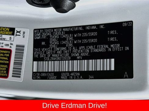 Used 2022 Toyota Highlander XSE FWD image 32