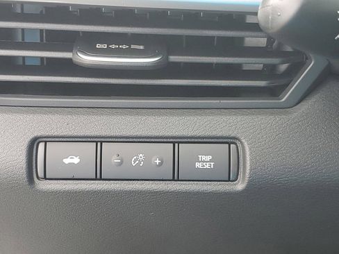 New 2025 Nissan Altima 2.5 SR image 18