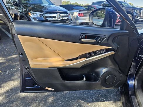 Used 2018 Lexus IS 300 w/ Comfort Package image 12