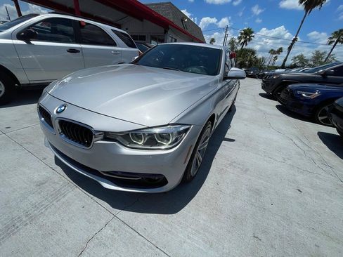 Used 2018 BMW 330i xDrive Sedan w/ Convenience Package AWD/4WD image 19