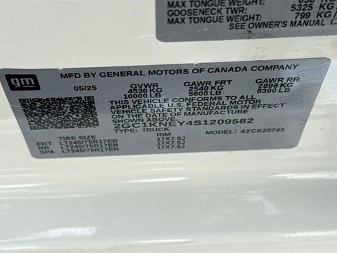 Used 2025 Chevrolet Silverado 2500 LT w/ Convenience Package image 33