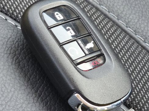 Used 2025 Honda Pilot EX-L image 35