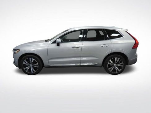Used 2023 Volvo XC60 B5 Plus AWD/4WD image 2