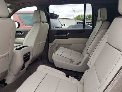 New 2026 GMC Yukon XL Denali w/ Sun & Power Step Package AWD/4WD image 10
