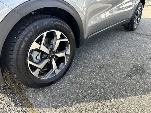 Used 2022 Kia Sportage LX image 12