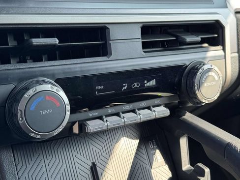Used 2025 Toyota 4Runner SR5 AWD/4WD image 18