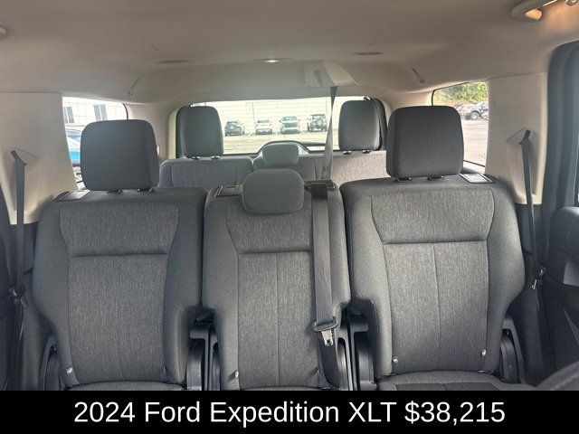 Used 2024 Ford Expedition XLT AWD/4WD image 25