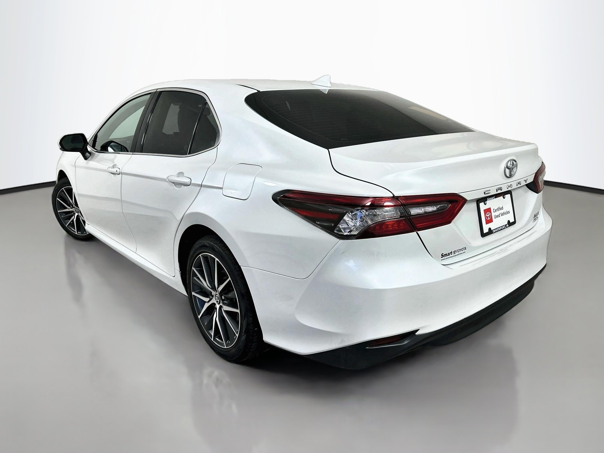 Used 2023 Toyota Camry XLE w/ Cold Weather Package AWD/4WD image 5