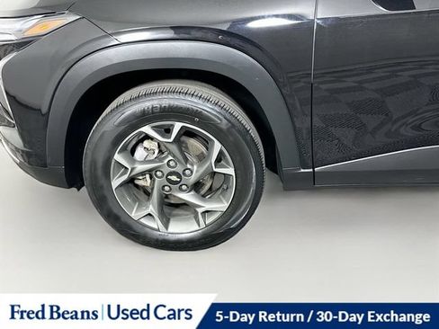 Used 2025 Chevrolet Trax LT w/ Driver Confidence Package FWD image 36