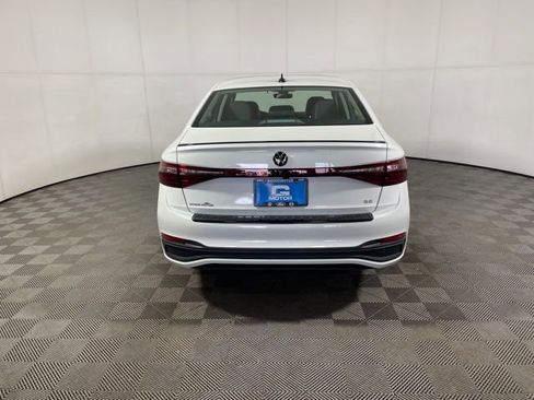 New 2026 Volkswagen Jetta SE image 6