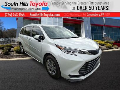Used 2022 Toyota Sienna Platinum