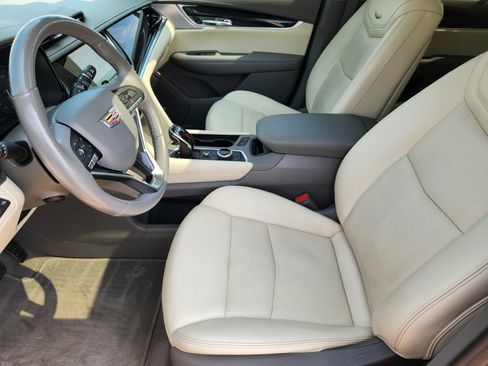Used 2021 Cadillac XT6 Premium Luxury FWD image 11