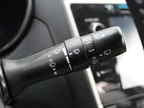 Used 2019 Subaru Outback 2.5i Premium AWD/4WD image 18