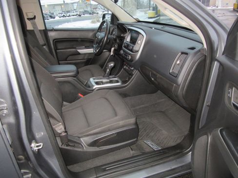 Used 2022 Chevrolet Colorado LT w/ LT Convenience Package image 12